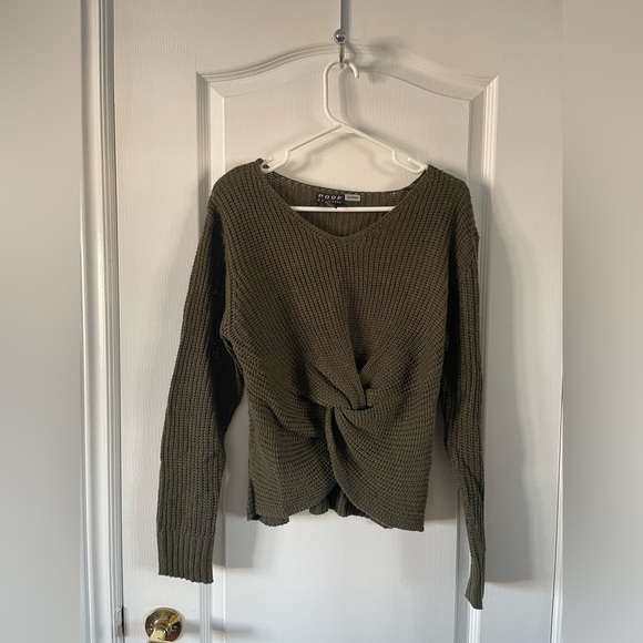 Green Cropped Sweater - Picture 1 of 3